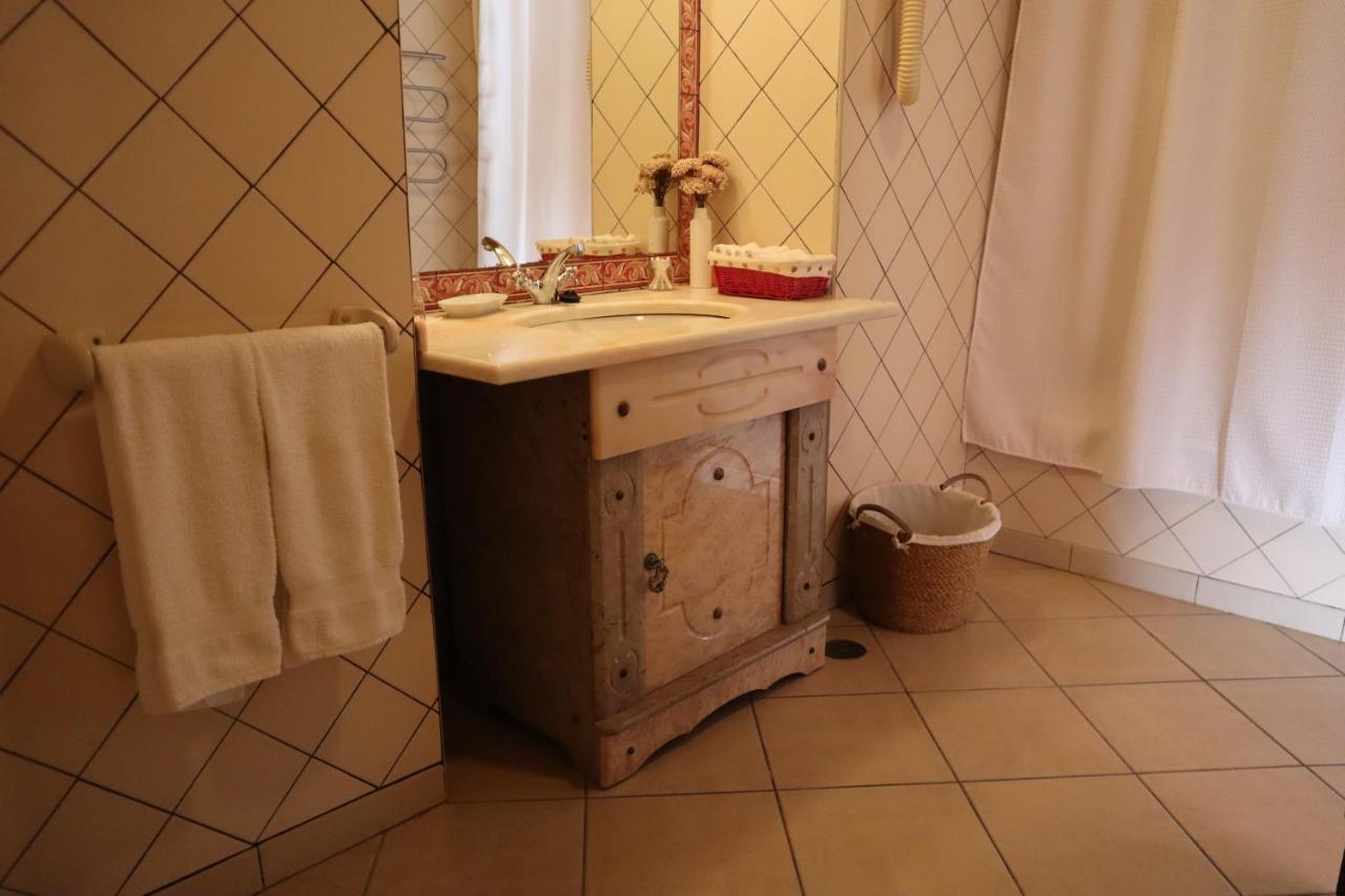 Os Agostos Bed & Breakfast Exterior photo
